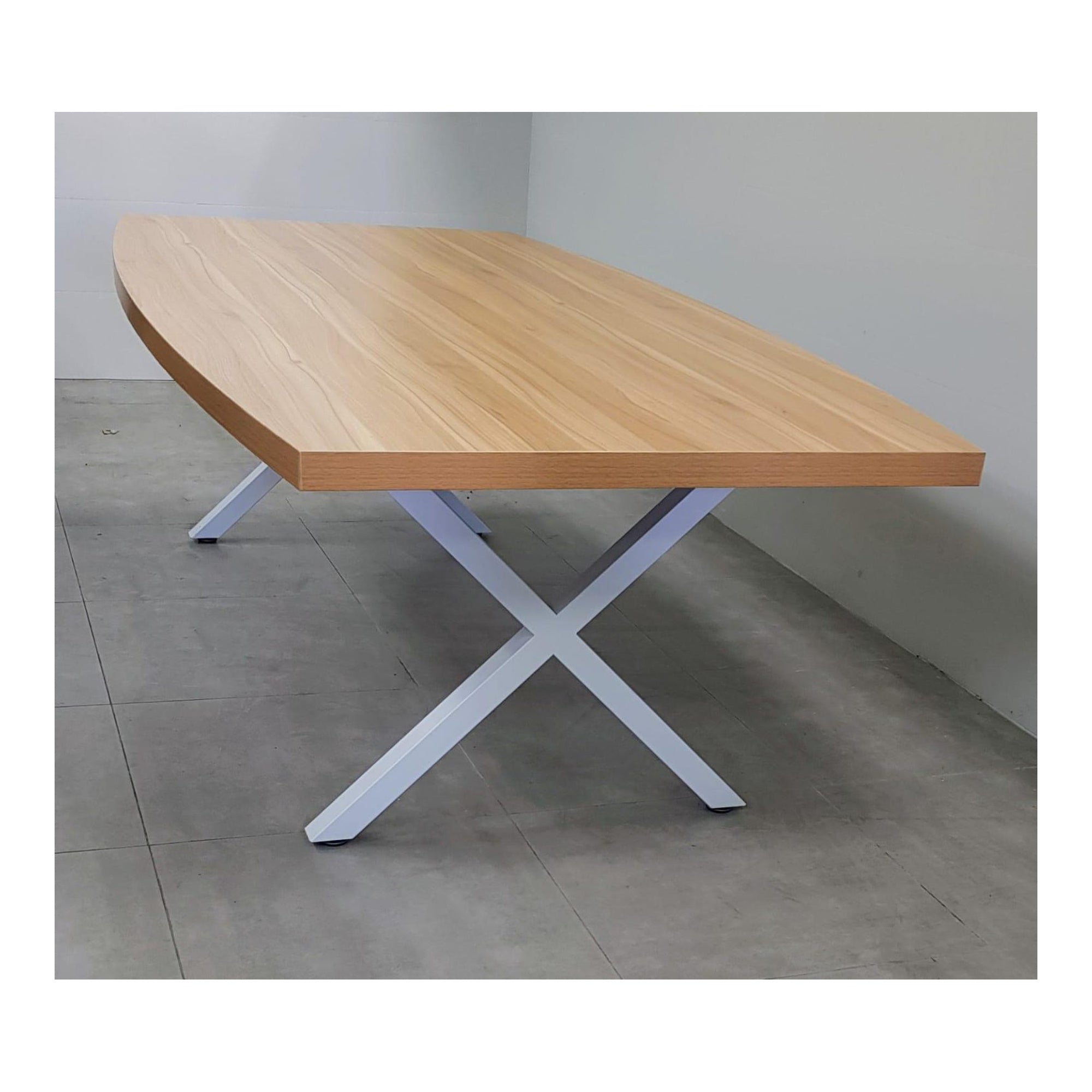 שולחן ישיבות אובלי במידה 240X120 ס"מ בצבע אלון רגל X צבע לבן